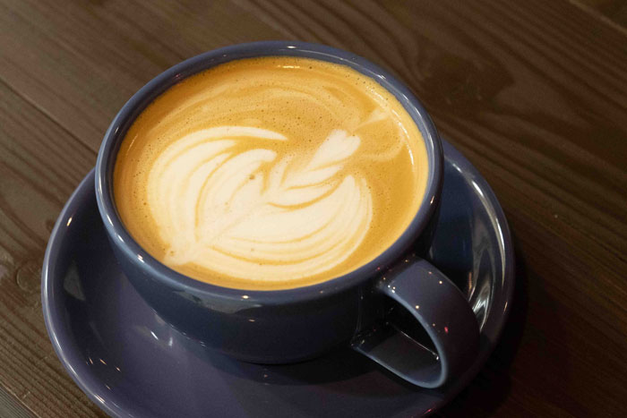 「X.COFFEE」「X.CURRY」カフェラテの画像