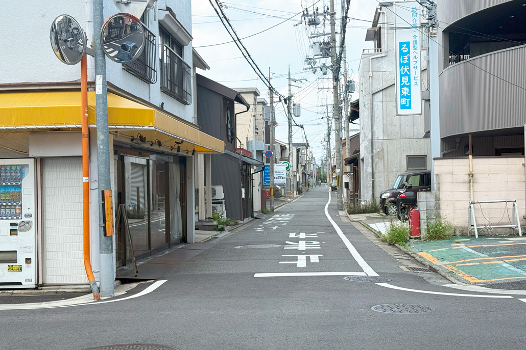 ハローワークの先の交差点の画像