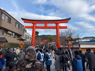 元日の「伏見稲荷大社」の画像