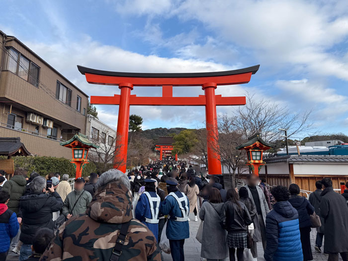 元日の「伏見稲荷大社」の画像