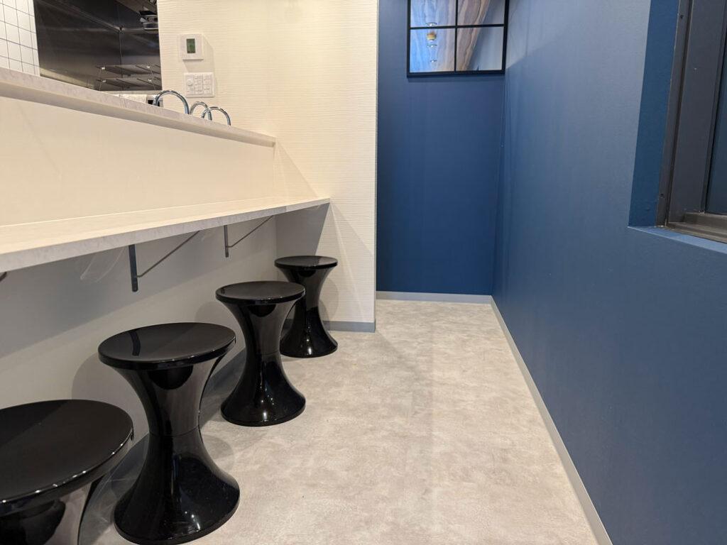 「MrSIS ー珈琲とフォカッチャとー」店内画像