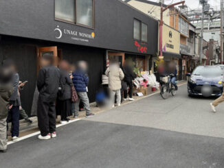 「ぱてぃすりー れれれ 伏見店」の行列の画像