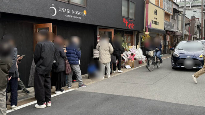 「ぱてぃすりー れれれ 伏見店」の行列の画像