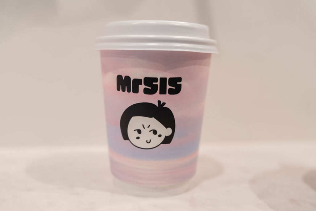 「MrSIS ー珈琲とフォカッチャとー」カフェラテの画像