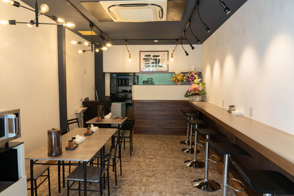 「つけ麺 詠（うた）」店内画像