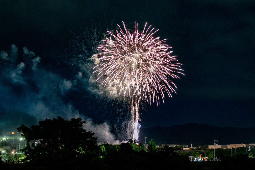 「宇治駐屯地納涼夏祭り」花火の画像